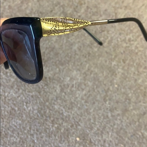 BURBERRY NWOT - Picture 3 of 5